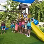 Отель Sandy 4*