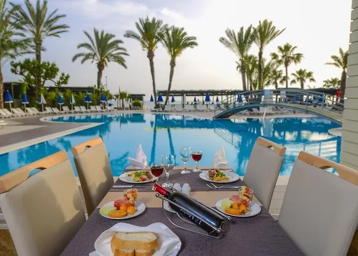 Ξενοδοχείο Sandy 4*